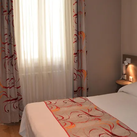 Hotel Brit Confort Le Revest Sainte-Maxime